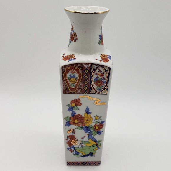 Japanese Vintage Imari Porcelain Enameled Bird Floral Square Shaped Vase or Jar - Picture 12 of 17